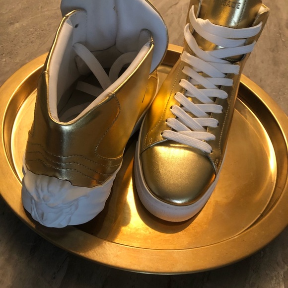 Versace Medusa gold sneakers - Picture 4 of 5